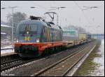 br182-tauruses-64-u2/246814/182-517-3-hectorrail-fitzgerald-mit-dem 182 517-3 (Hectorrail) 'Fitzgerald' mit dem DGS 42710 von Ehrang Nord nach Helsingborgs Central, hier in Bonn-Beuel am 23.1.2012. 
