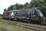 ratingen-lintorf/208484/die-189-408--es64-f4-408-der Die 189-408 / ES64 F4-408 der MRCE, verliehen an Compagnia Ferroviaria Italiana gezogen von einem Taurus der MRCE in Lintorf am 12.07.2012